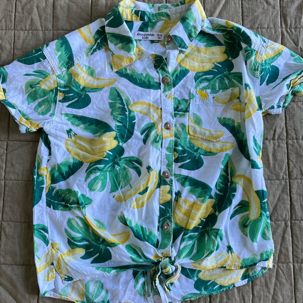 Abercrombie & Fitch youth shirt. Size 13/14
